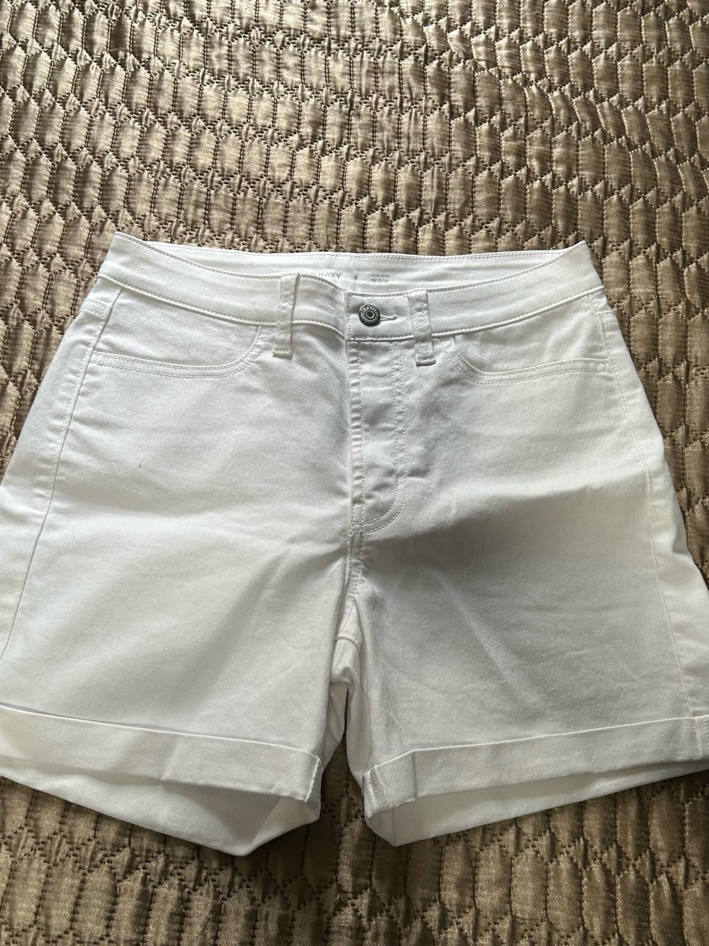 Old Navy White Cuffed Women’s Shorts